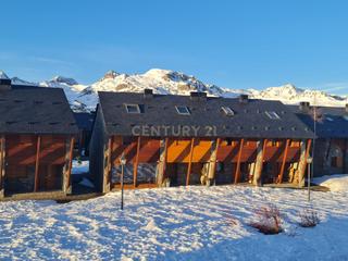 Casa adossada  C. juan de lanuza, 17, 22640 formigal, huesca, spain r5-14. Estrena chalet adosado en la aldea de formigal