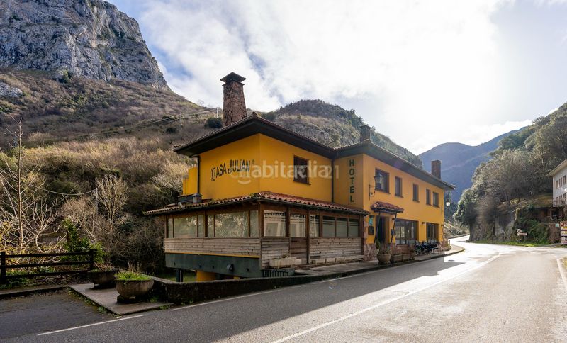 Foto a5ae4531-88e4-43e7-a213-0b394ebdf7af. Edifici a niserias a Peñamellera Alta