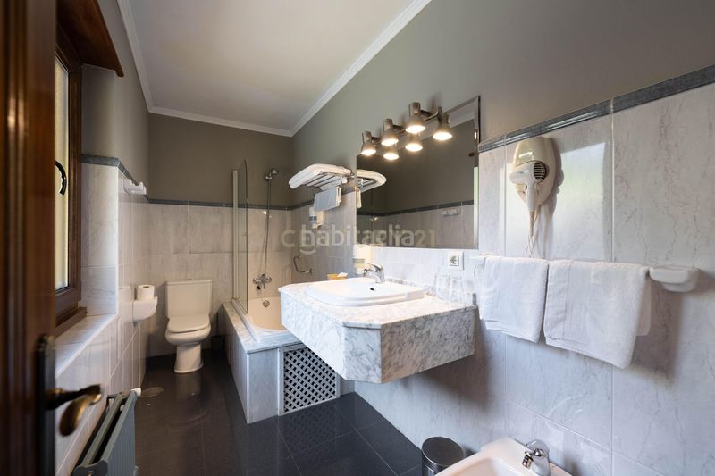 Foto b8a1202d-b337-4519-8a63-a9f06bf54e26. Edifici a niserias a Peñamellera Alta