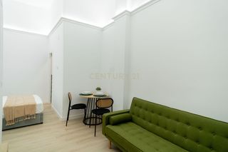 Appartement à Calle muñoz seca, seville, spain. Piso reformado y amueblado a estrenar en nervión con alta rentab