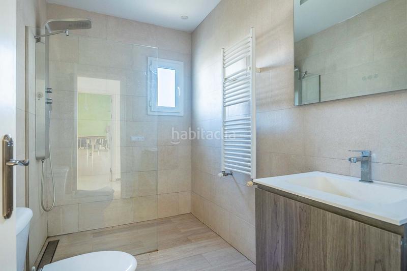 Foto 40b6dce9-b27c-4067-a9bd-9b7fe501bfc9. Chalet with fireplace heating parking pool in Espartinas pueblo Espartinas