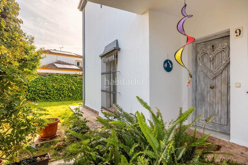 Foto b4ef3af7-581d-48d9-854d-ab955f9ff0a0. Chalet with fireplace heating parking pool in Espartinas pueblo Espartinas