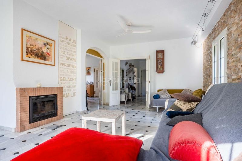 Foto b9a1d0a8-1894-47de-974e-af8f3bd2fad9. Chalet with fireplace heating parking pool in Espartinas pueblo Espartinas