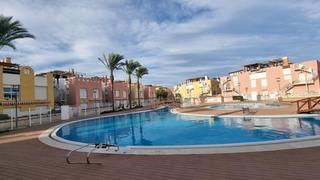 Flat  Avenida avenida de juan sebastin elcano. Espectacular apartamento en planta baja de  en la urbanizacin l