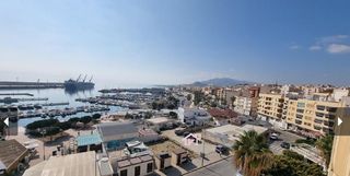 Appartement à Avenida avenida del puerto 8. Espectacular piso en puerto deportivomalecon