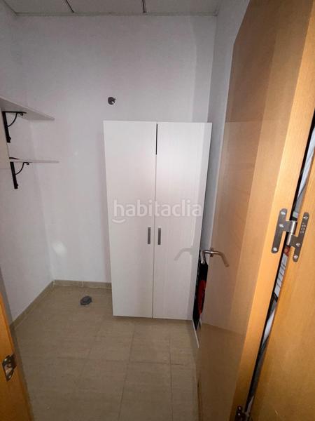 Foto 9d6387ca-2de4-4a3b-a836-094913dcc622. Oficina magnífica oficina en edificio centrodulce en Roquetas de Mar