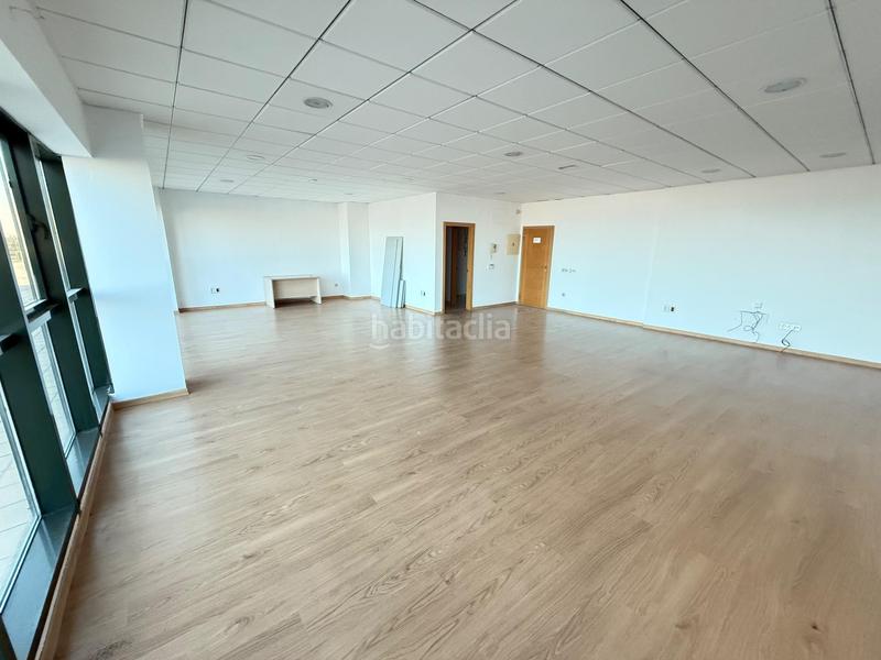 Foto aebdbcab-e72b-4a91-a73a-3bfdf353d2c7. Oficina magnífica oficina en edificio centrodulce en Roquetas de Mar