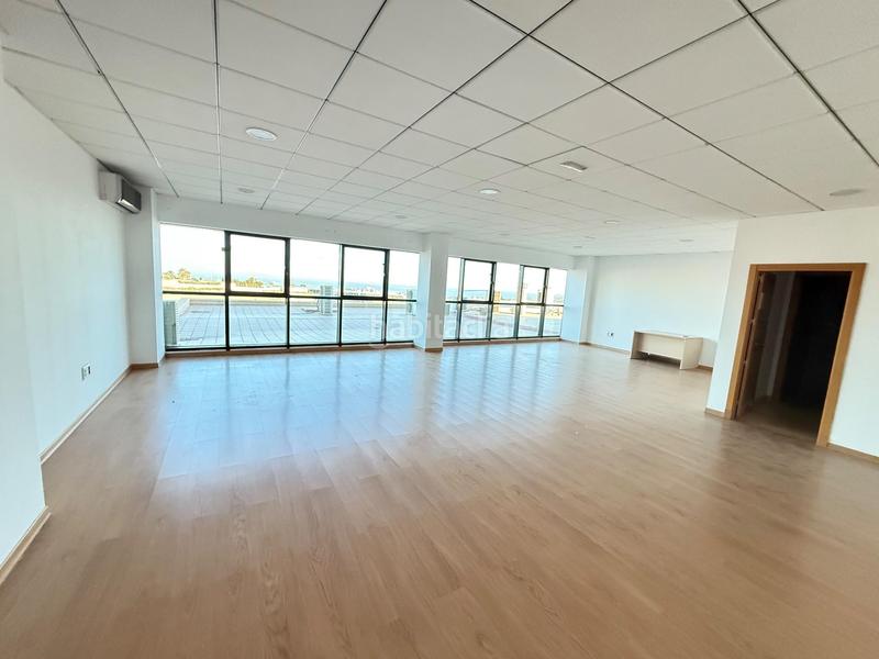 Foto b560f02c-a57d-43b9-958d-304e4b28fc69. Oficina magnífica oficina en edificio centrodulce en Roquetas de Mar