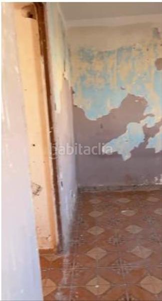 Foto fc1db8ea-1318-43cc-8a91-83d82ac70f8b. Piso avd del mar piso 2 habitaciones en La Chanca - Pescadería Almería