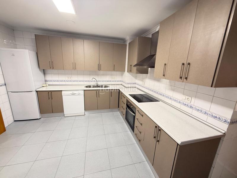 Foto 62ccf044-fdb1-415e-a6a7-057e36de8dd9. Lloguer pis amb aparcament a Oliveros - Altamira Almería