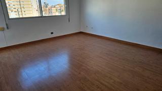 Pis  Calle calle granada, 80. Tu próximo hogar a dos minutos andando del centro