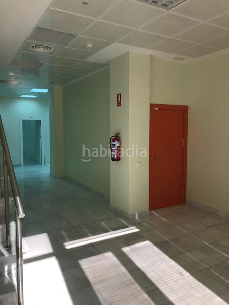 Foto 00295d21-a6ce-4fac-82e5-9a823725c8f7. Edificio en calle lamarque de novoa 5 edificio de oficinas en Dos Hermanas
