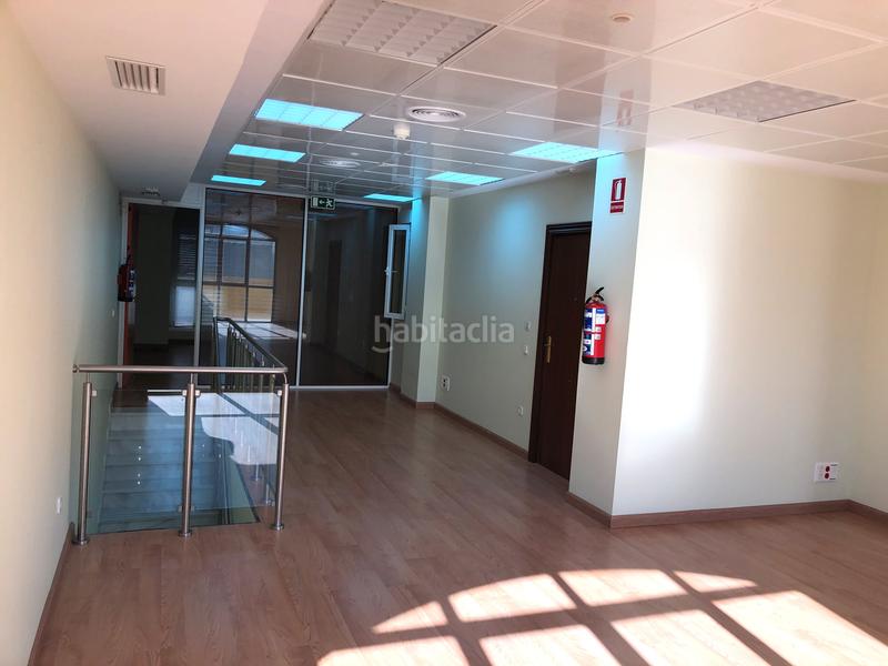 Foto 68d11347-e9d1-4157-9293-06b35453c824. Edificio en calle lamarque de novoa 5 edificio de oficinas en Dos Hermanas