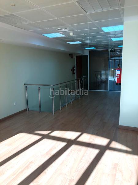 Foto 737582f4-36dd-4c23-848a-9a44b4e54b87. Edificio en calle lamarque de novoa 5 edificio de oficinas en Dos Hermanas