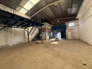 Lloguer Nau industrial a Calle pintor amalio garcía del moral 12. Nave en alquiler