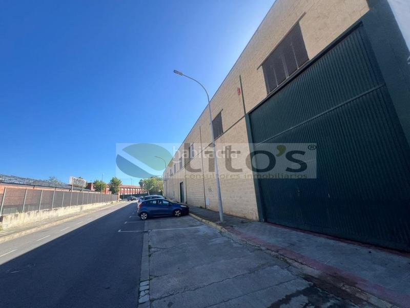 Foto 5ac54403-eff5-40f9-b2bf-c811b87d4448. Nave industrial  venta en Centro - Doña Mercedes Dos Hermanas