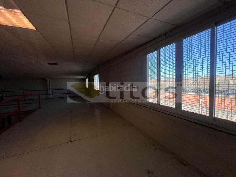 Foto 84fce860-801e-437f-bd43-b88005d0448b. Nave industrial  venta en Centro - Doña Mercedes Dos Hermanas