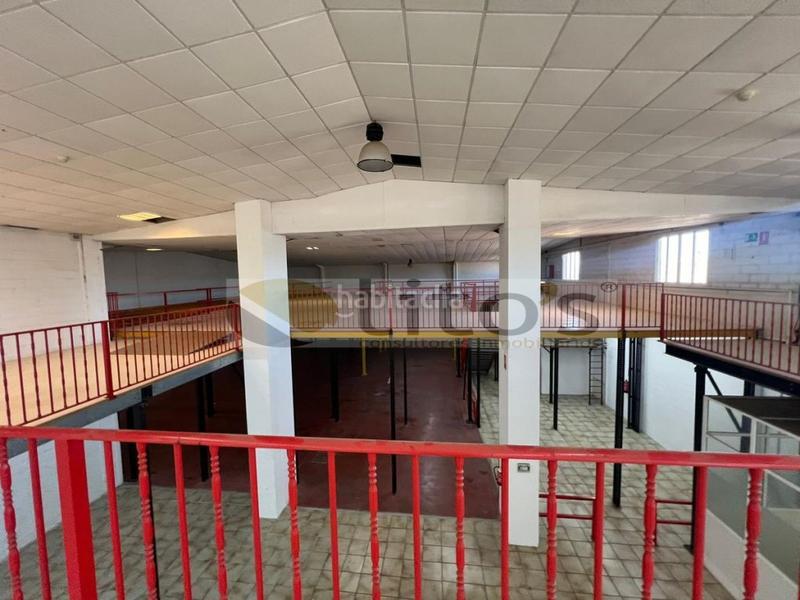 Foto be15f3dd-3d4b-443a-ae0a-5360aa1a1259. Nave industrial  venta en Centro - Doña Mercedes Dos Hermanas