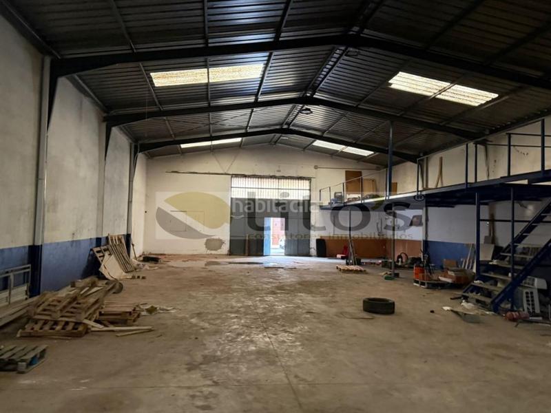 Foto e25471ba-b6b3-4aa0-9460-bd58a96b570e. Nau industrial a Centro - Doña Mercedes Dos Hermanas