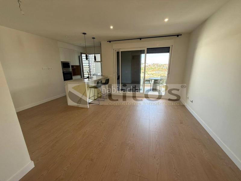 Foto 2a521632-6e2f-46f3-82d9-95eaf6e0ec34. Alquiler piso magnifico ático en portia, Entrenúcleos en Dos Hermanas