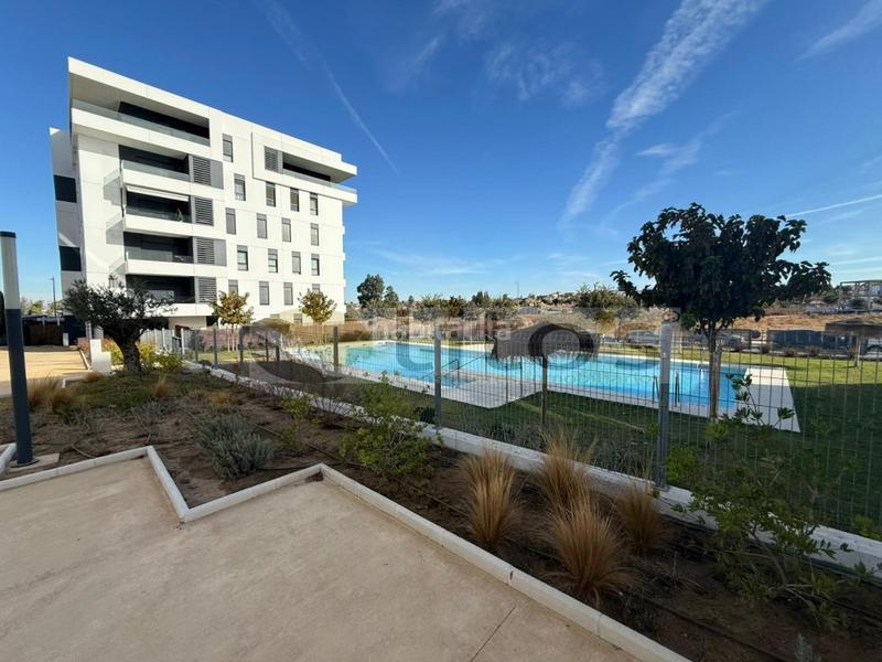 Foto c6e5df5f-537f-4bc7-8c03-3801ba726b32. Location appartement avec parking dans Entrenúcleos Dos Hermanas