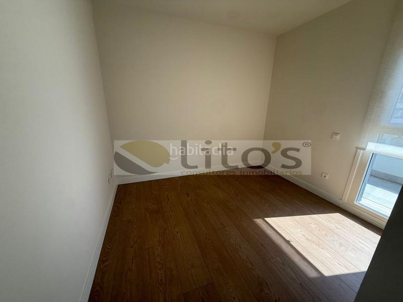 Foto f3fad4ba-b2da-48c5-9ca8-df0cd2436f8a. Location appartement avec parking dans Entrenúcleos Dos Hermanas