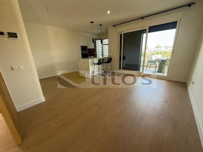 Foto a8f65b3b-c57e-4235-9c2c-ce7bf342eb9e. Miete etagenwohnung mit parking in Entrenúcleos Dos Hermanas