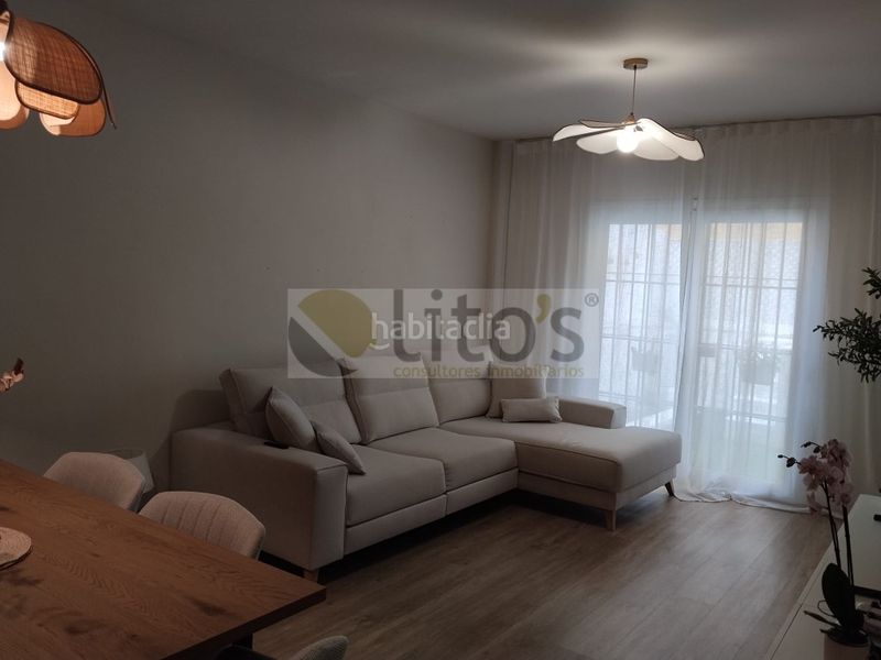 Foto 4efdc01d-320c-4f02-bfbc-207a731855b0. Casa adossada amb aparcament piscina a Arco Norte - Avda España Dos Hermanas