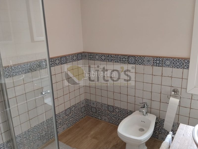 Foto 5bf133d2-6693-4ee1-8785-82cdc4dd80cd. Casa adossada amb aparcament piscina a Arco Norte - Avda España Dos Hermanas