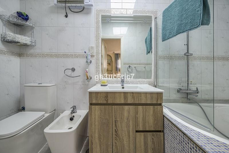 Foto e3e66e06-8336-4e75-aea9-1c1285c27e28. Casa con parcheggio piscina in campo de Mijas Mijas