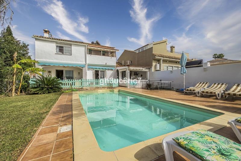 Foto f8781da2-227b-407e-b7c6-0c03d9a6c411. Casa con parcheggio piscina in campo de Mijas Mijas