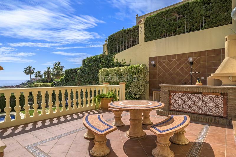 Foto 1b22e8fa-3ce1-401f-9c69-ba4fa9dfe2f8. Casa amplia villa de lujo en una popular zona residencial junto al campo de golf de torrequebrada costa en Benalmádena