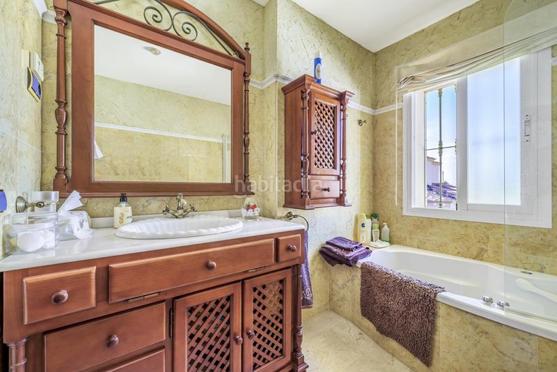 Foto 5a6e7f04-7783-4bfd-937f-2baa49a1970d. Casa amplia villa de lujo en una popular zona residencial junto al campo de golf de torrequebrada costa en Benalmádena