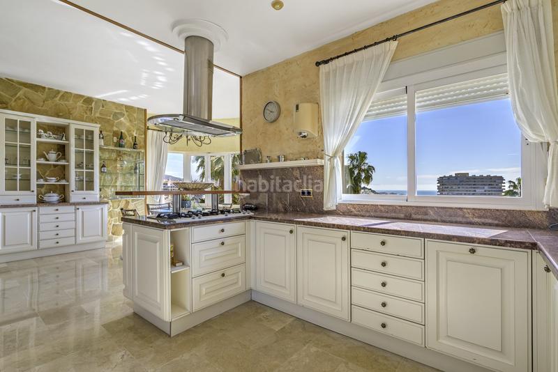 Foto 6c86ff37-ac70-45a3-a226-2632566bc402. Casa amplia villa de lujo en una popular zona residencial junto al campo de golf de torrequebrada costa en Benalmádena