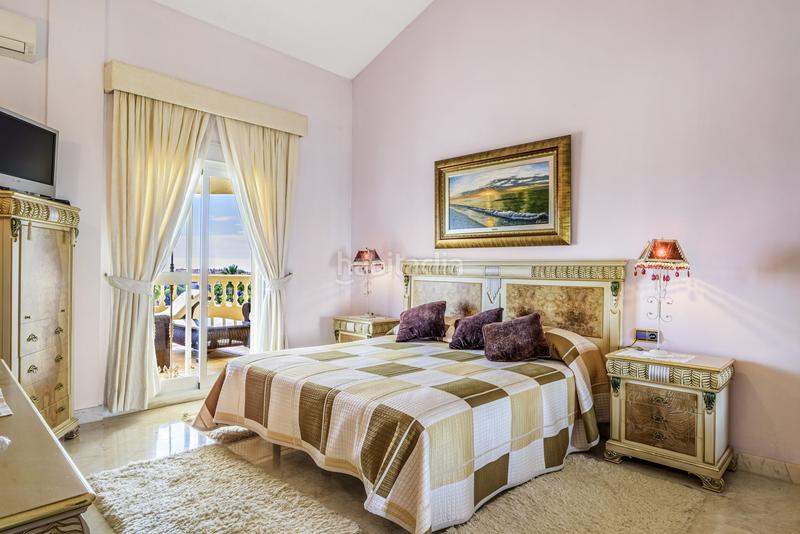 Foto aacfee33-cb34-4893-9d93-5e6cf05fbc54. Casa amplia villa de lujo en una popular zona residencial junto al campo de golf de torrequebrada costa en Benalmádena