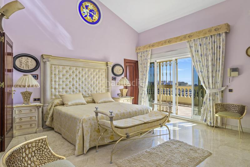 Foto b4d51b12-dcb6-4f8d-ae27-a70db184bc77. Casa amplia villa de lujo en una popular zona residencial junto al campo de golf de torrequebrada costa en Benalmádena