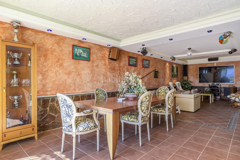 Foto f61a8188-386f-40de-9f77-856f7a339c4f. Casa amplia villa de lujo en una popular zona residencial junto al campo de golf de torrequebrada costa en Benalmádena