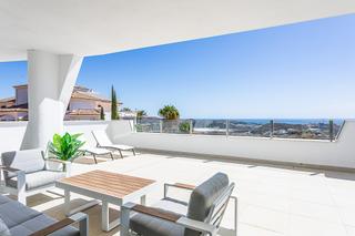 Apartament a Riviera del Sol. Apartamento nuevo de 3 dormitorios con amplia terraza y vistas i