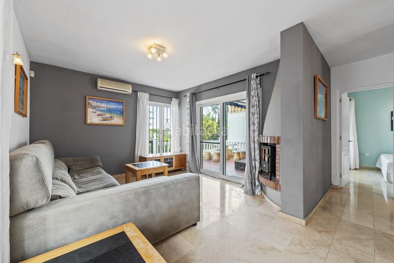 Foto f768d1e2-8f0f-4033-8ffa-f2ece458a0c4. Casa villa con piscina comunitaria cerca de la playa y restaurentes en Mijas