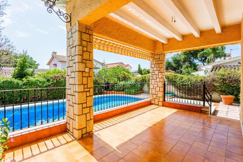 Foto 780e9413-53cf-4653-abdd-9822ba0d6853. Haus mit pool in Puerto Marina Benalmádena