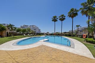 Àtic a Riviera del Sol. Ático esquinero espacioso con amplia terraza en calanova golf, m
