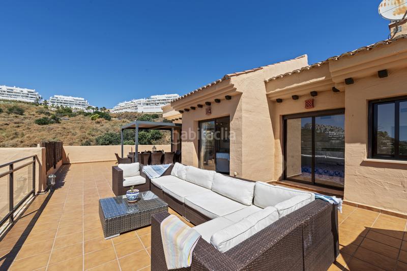 Foto 483035dd-b1d4-4014-98e4-6b7eda0a4e8a. Ático  esquinero espacioso con amplia terraza en calanova golf, costa en Mijas