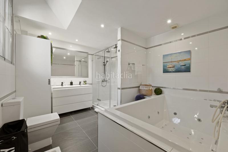 Foto 8abc68eb-310a-48a9-a4cc-0d76dea19d0b. Maison jumelée avec parking piscine dans Zona Centro Comercial Torrequebrada Benalmádena