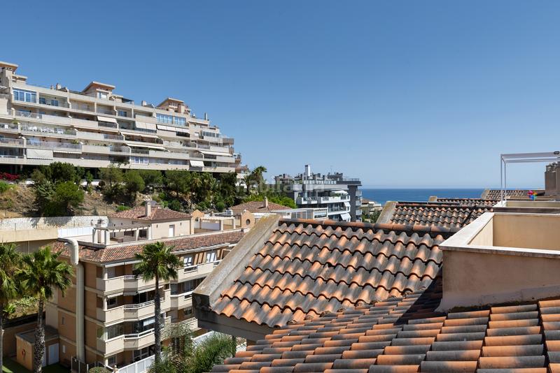 Foto 996da3ad-9314-4603-babc-97b9d99bd9a8. Maison jumelée avec parking piscine dans Zona Centro Comercial Torrequebrada Benalmádena