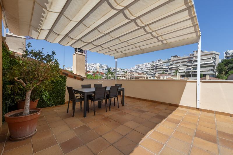 Foto d34091ca-f784-4977-81ee-cd9a4ae8a74a. Maison jumelée avec parking piscine dans Zona Centro Comercial Torrequebrada Benalmádena
