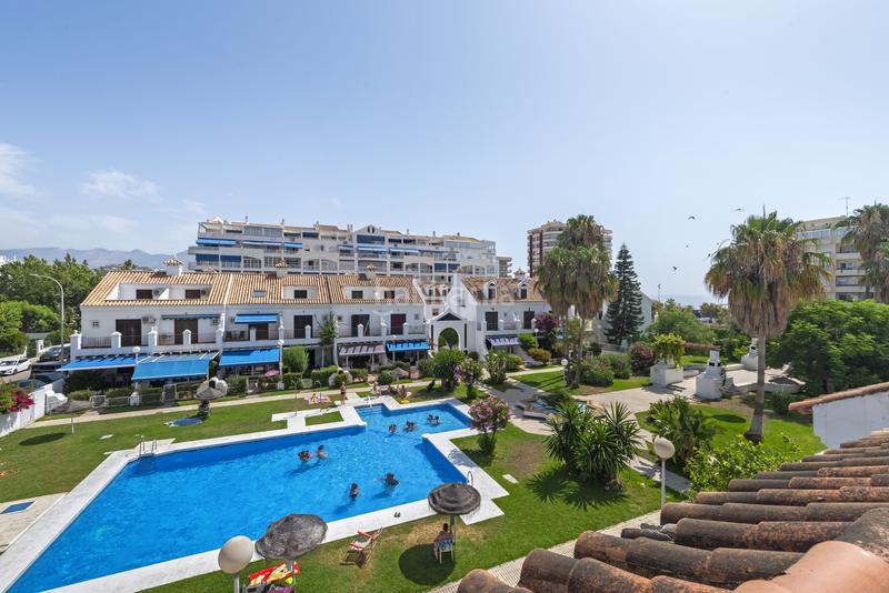 Foto 3e92f1a8-302b-4850-a162-9a816b6aa222. Casa adossada amb piscina a Castillo Sohail - Myramar Fuengirola