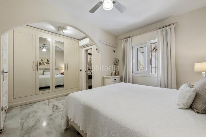 Foto b456d91f-f4e3-4a1b-bee5-8c2c5c4f8609. Casa adossada amb piscina a Castillo Sohail - Myramar Fuengirola