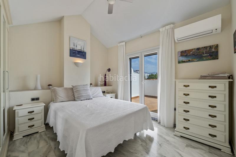 Foto b89f1c2e-2722-44bf-874e-6f42f18cd6b6. Casa adossada amb piscina a Castillo Sohail - Myramar Fuengirola