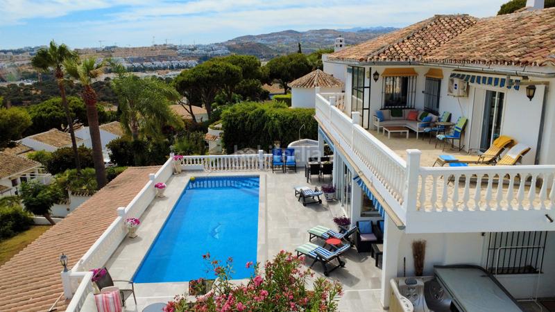 Foto a3ce8165-1ce2-4d13-b14f-a0089dafe989. Casa amplia villa de seis dormitorios con vistas panorámicas al mar en cala en Mijas