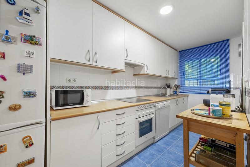 Foto ad437494-329c-473f-9c46-02eeb01bc639. Planta baja amplio apartamento en planta baja con vistas panorámicas al mar en Calahonda, costa en Mijas